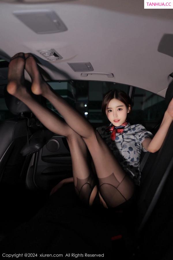   [XiuRen]高清写真图 2024.02.22 No.8125 晚苏susu 制服美腿第62张图片